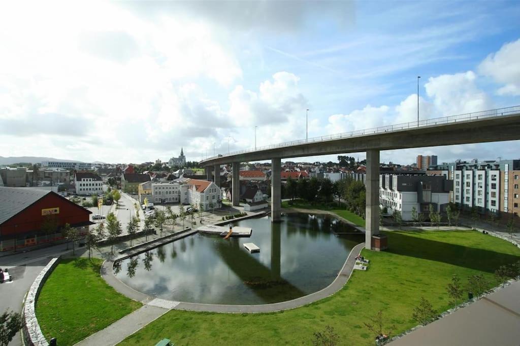 Spacious Waterfront Apartment With Free Parking - Upgraded 2024 ستافانجر المظهر الخارجي الصورة